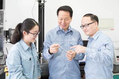 王洪學(xué) 深耕高分子田野，做新材料技術(shù)的播種者